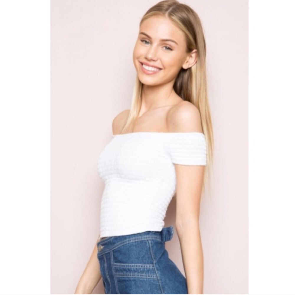 Brandy Melville off the shoulder top